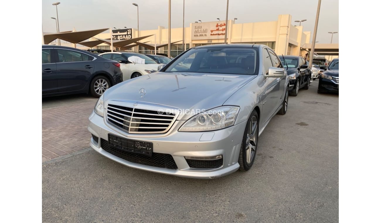 Mercedes-Benz S 500 Mercedes S500 2008 model, silver, black interior, in excellent condition