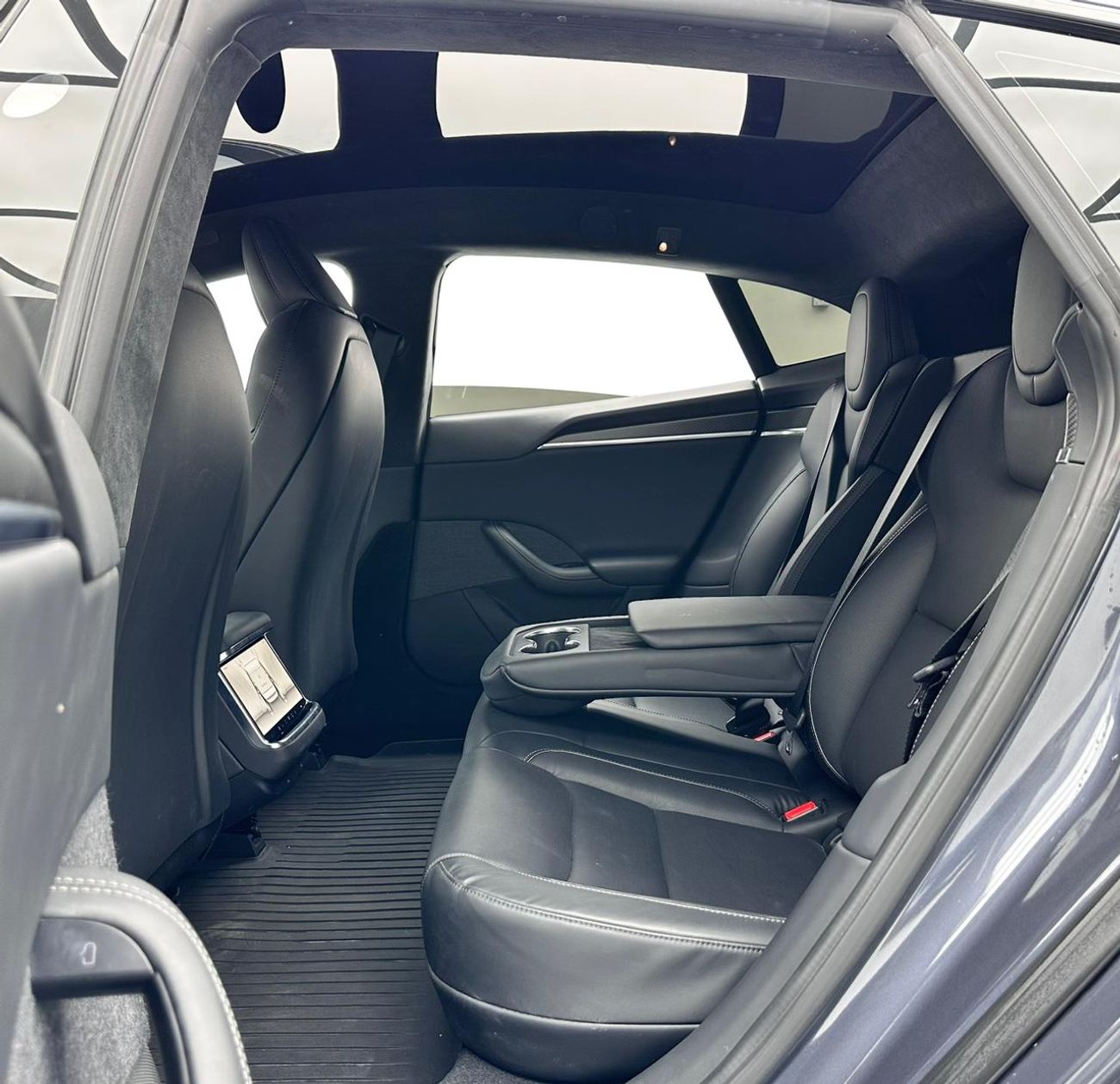 Tesla Model S Plaid (AWD) 2023 Tesla Model S Plaid, May/2027 Tesla Warranty, Tesla Full Service History, GCC