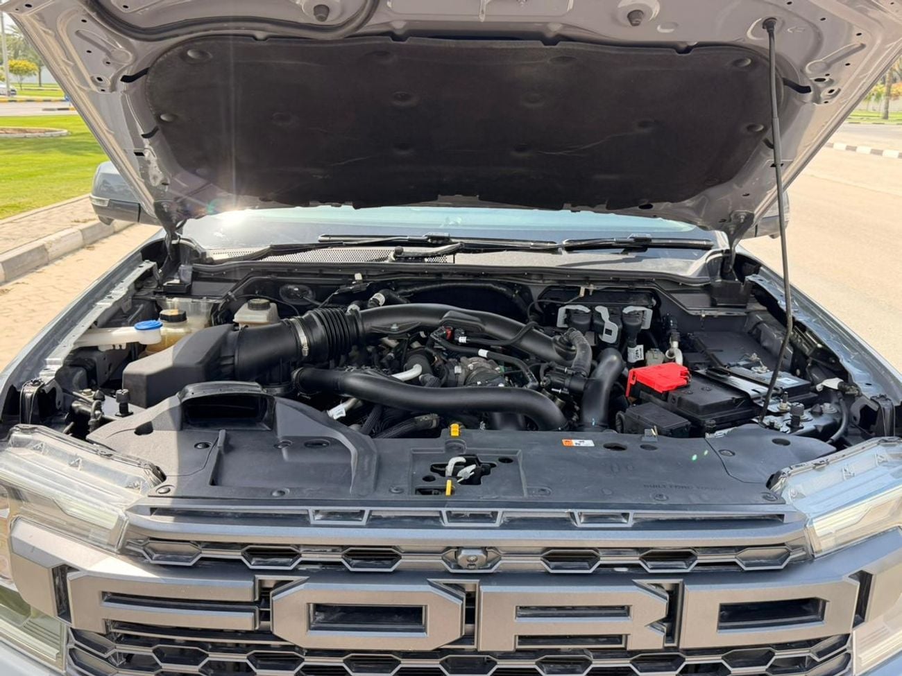 فورد رانجر RAPTOR V6 PETROL RIGHT HAND DRIVE