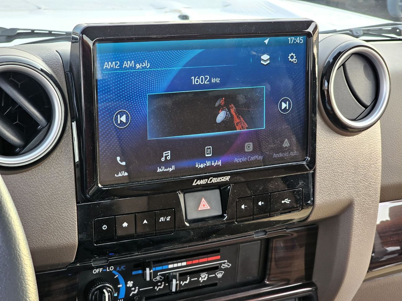 تويوتا لاند كروزر TOYOTA LC79 SINGLE CABIN DIESEL Z AUTO 2.8 V6 - 2025 MODEL - WHITE INSIDE TAN - OMANI