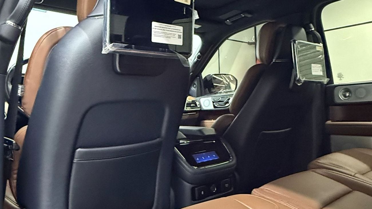 Lincoln Navigator Std 3.5L | GCC Specs | Warranty & Service Contract Until 2029 | Only 5,000 KM