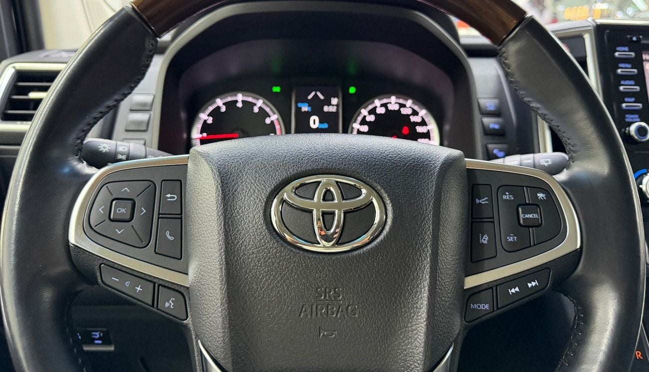 Toyota Granvia PREMIUM