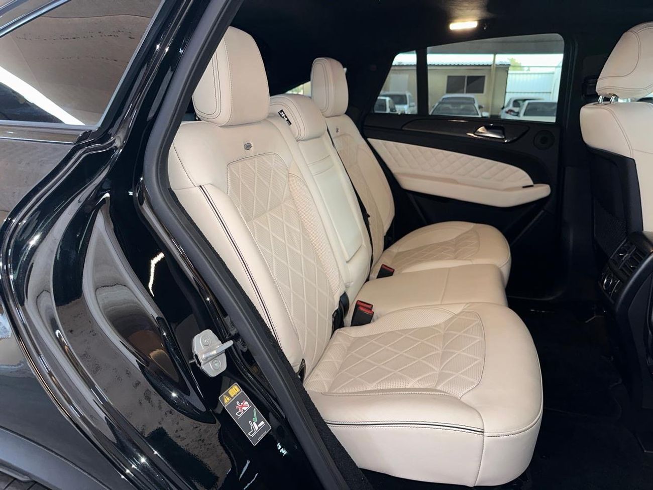 مرسيدس بنز GLE 43 AMG MERCEDES GLE 43 AMG COUPE 2017 | DESIGNO PACKAGE | CARBON INTERIOR TRIM | 22” AMG DOUBLE SPOKE WHEEL