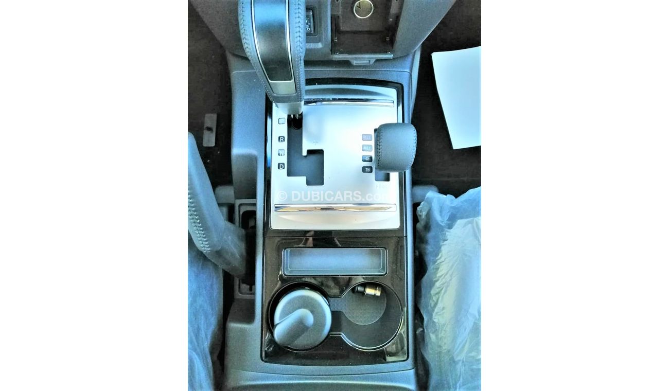 ميتسوبيشي باجيرو V4 مع فتحه سقف  فل اوبشن