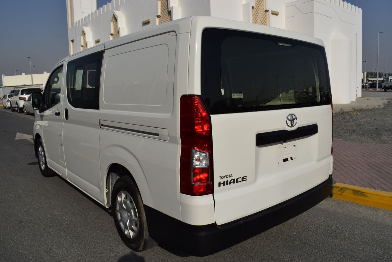 Toyota Hiace GL - Standard Roof Toyota Hiace 3.5 Ltr 6 seater van, model:2020. Excellent condition