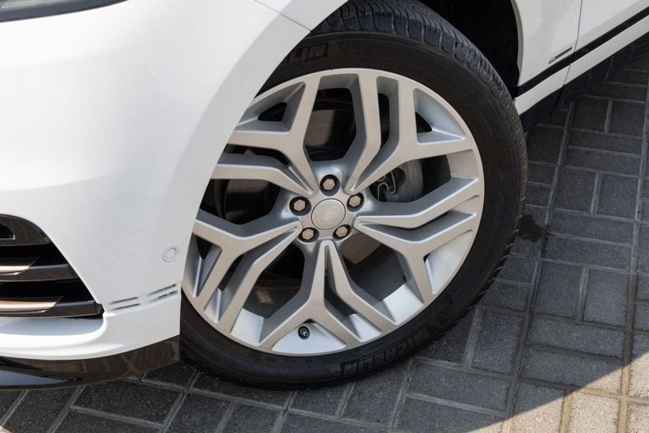 لاند روفر رينج روفر فيلار P250 R-Dynamic SE 2.0L Range Rover Velar P250 R-Dynamic SE 2019 GCC under Warranty with Flexible Dow