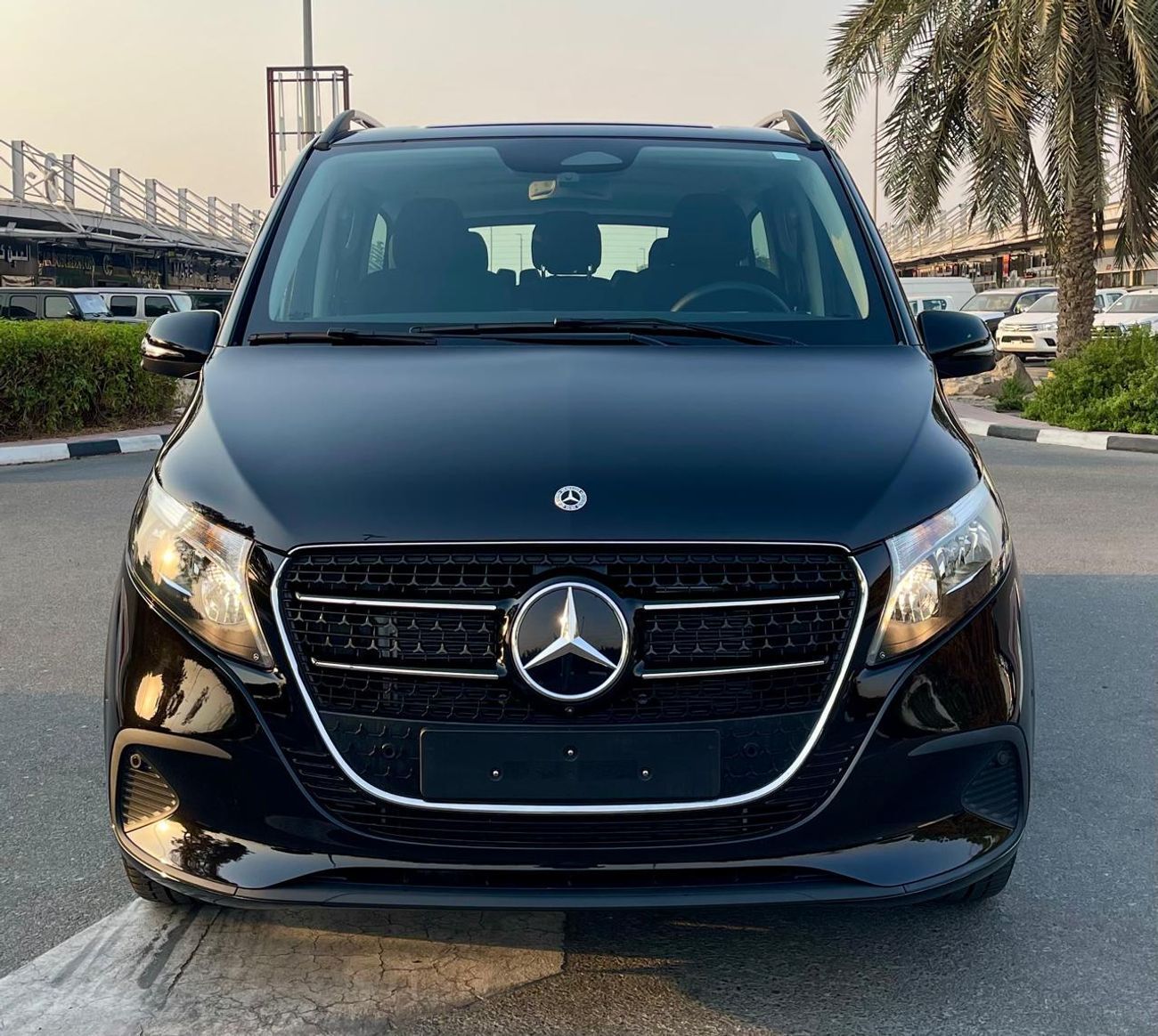 مرسيدس بنز V 300 5 years Warranty 2025 GCC