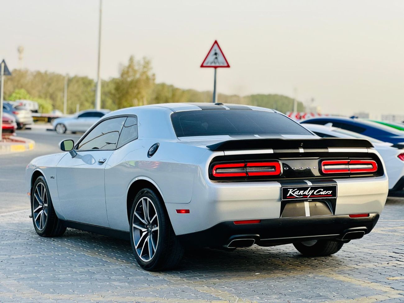 Dodge Challenger R/T 5.7L (370 HP) | Monthly 1900/- | 0% DP | Paddle Shifters | Touch Screen | # 70294