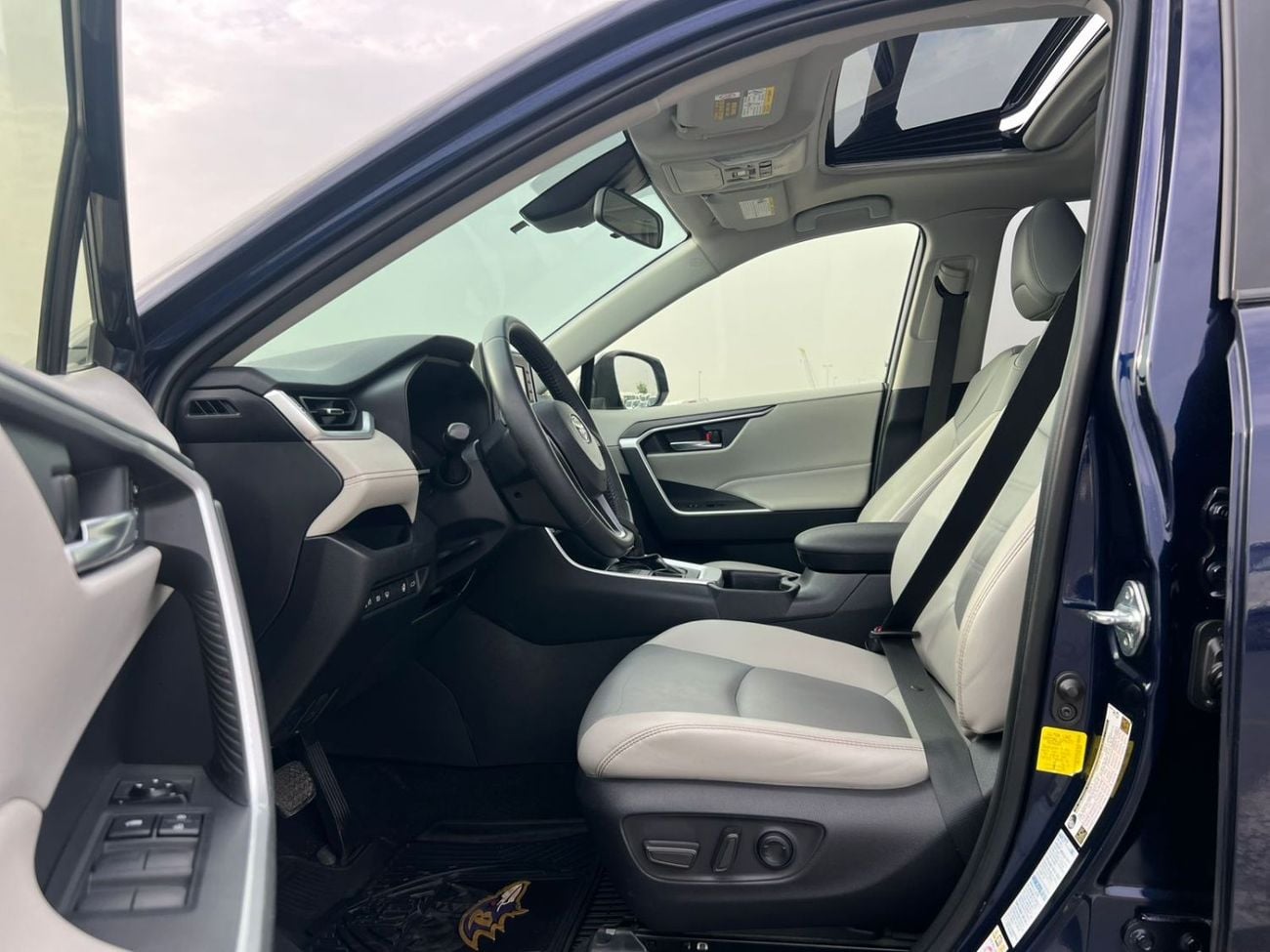 Toyota RAV4 2019 Toyota Rav4 XLE Full Option 2.5L V4 - Rear Camera - Leather Seat - Sunroof - AWD 4x4