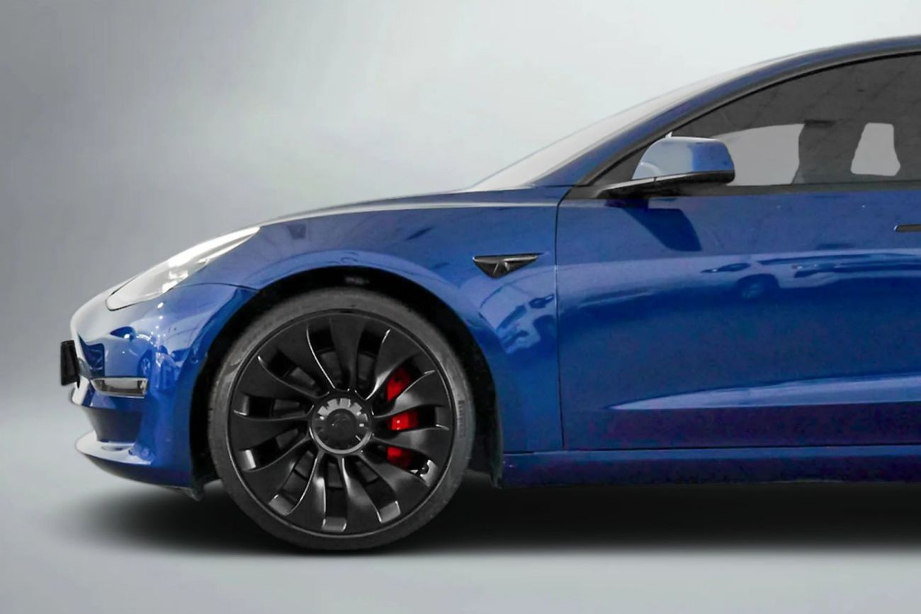 تسلا موديل 3 Performance