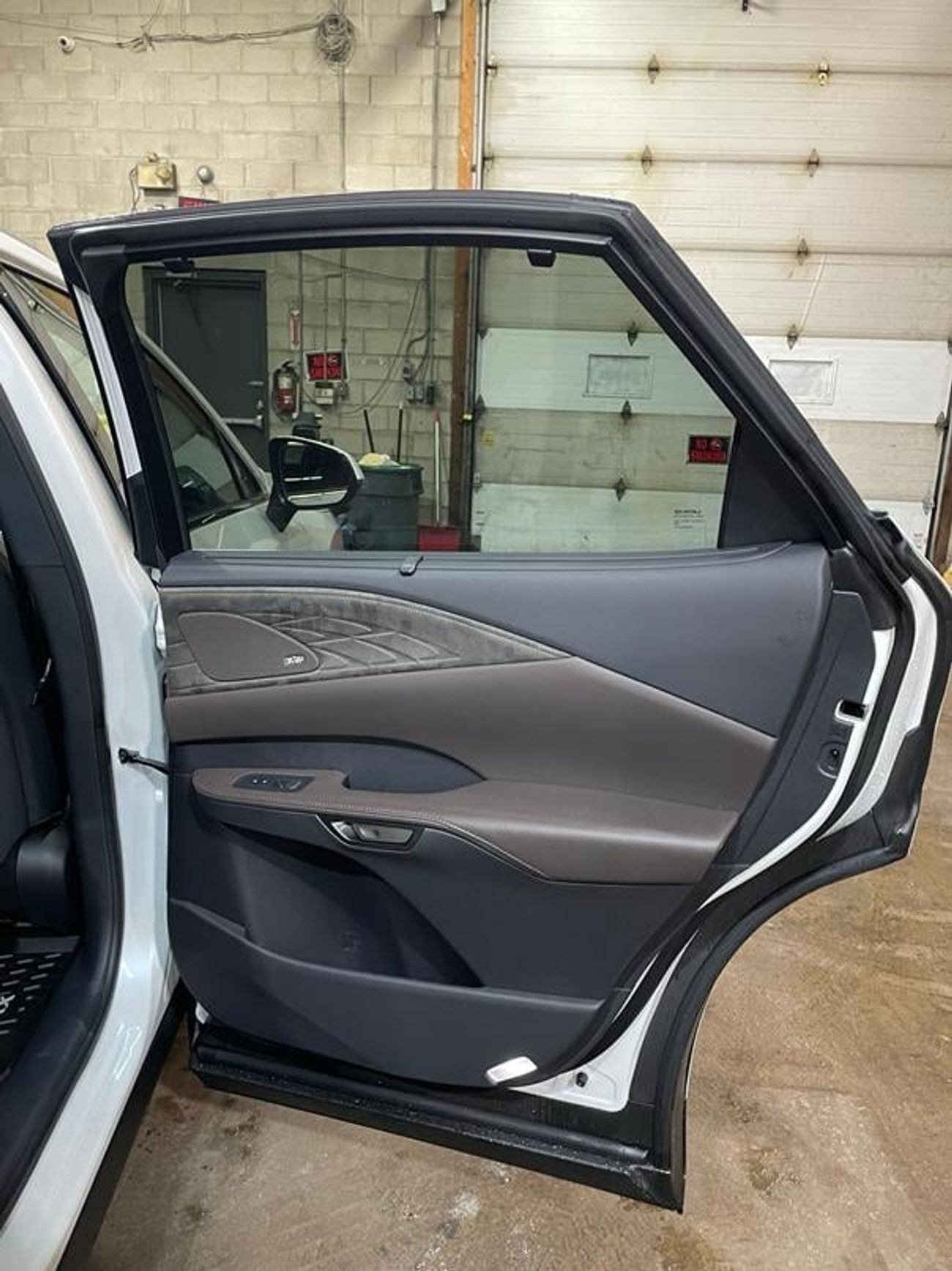 لكزس RX 350 EXECUTIVE ( Canadian spec )