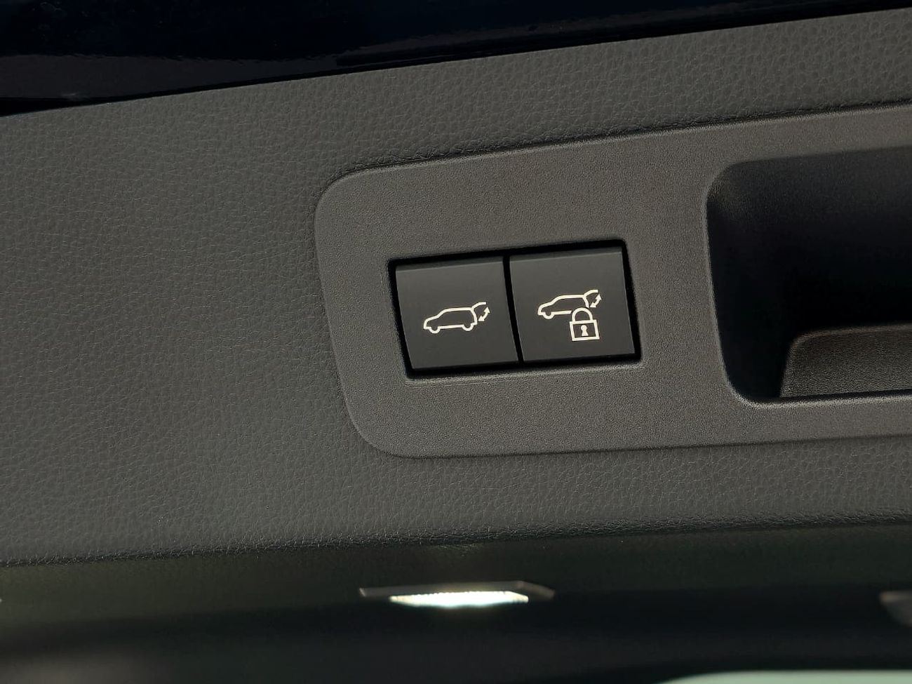 Toyota Land Cruiser LC300 VX 4.0 - HIGH OPTIONS - MEMORY SEAT - JBL SOUND SYSTEM - RADAR - 2025 MODEL - BLACK INSIDE BLA