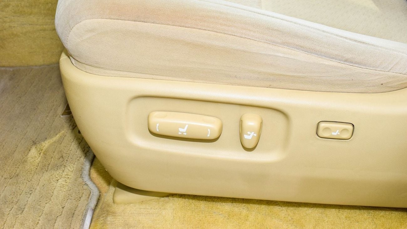 Toyota Land Cruiser EXR 5.7 V8