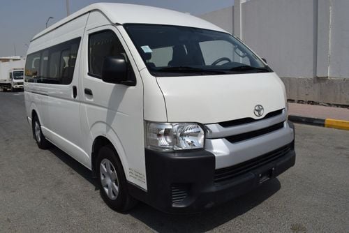 Toyota Hiace GL 13 seater bus, model:2018. Only done 79000 km