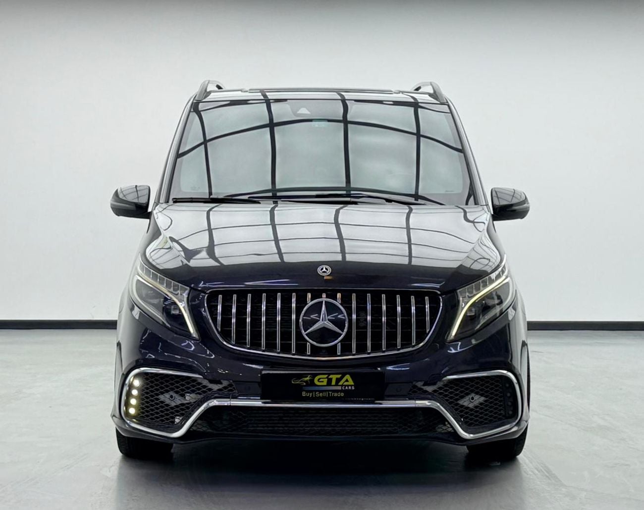 Mercedes-Benz V 250 Std 2.1L 2023 Mercedes-Benz V250 Luxury, Warranty, Excellent Condition, GCC Specs