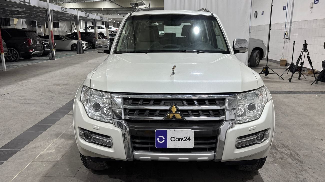 ميتسوبيشي باجيرو 2018 GLS HIGHLINE | AED 1030/Month | 0 DP | 30 Day Return | Warranty | Service History