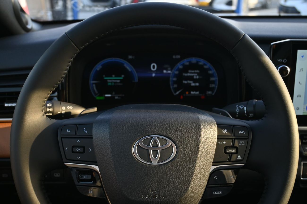 تويوتا كامري LUMIERE HEV Toyota Camry Lumiere 2.5L Hybrid, Model 2025, Color White