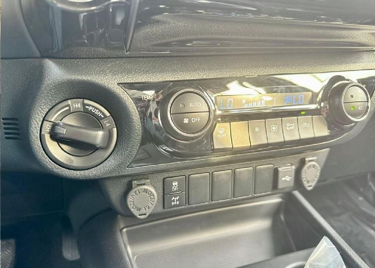 Toyota Hilux Adventure 2025 V6 4.0L Petrol Full Option