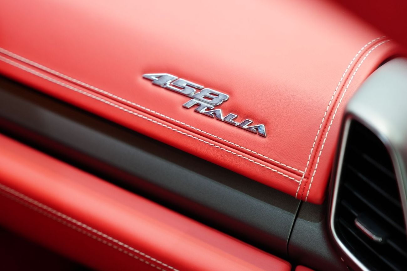 فيراري 458 إيطاليا Carbon Fiber Driver Zone + LEDs, GCC Specs!!