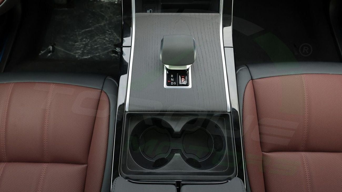 Land Rover Range Rover Evoque Dynamic SE P250 2.0L 2025 LAND ROVER RANGE ROVER EVOQUE P250 DYNAMIC SE 2.0L 0Km With 3 Years Or 60K