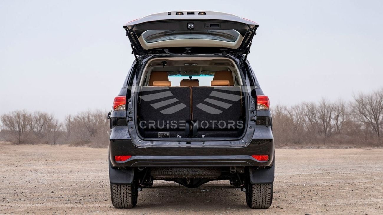 تويوتا فورتونر Automatic - 2.7L - Petrol - SUV/Crossoveer - Four Wheel Drive - 7 seats - 5 doors
