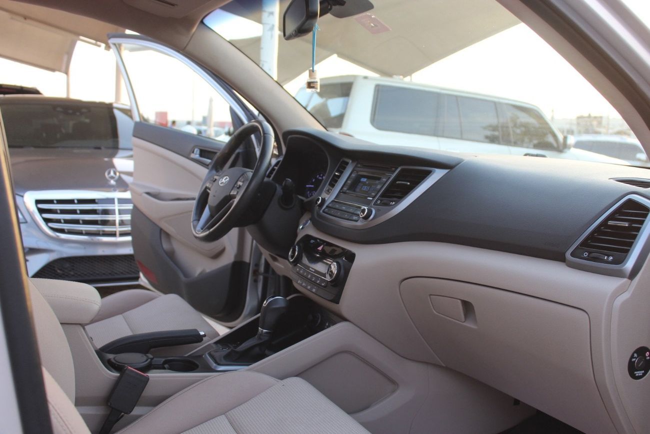 هيونداي توسون SE 2.0L AWD