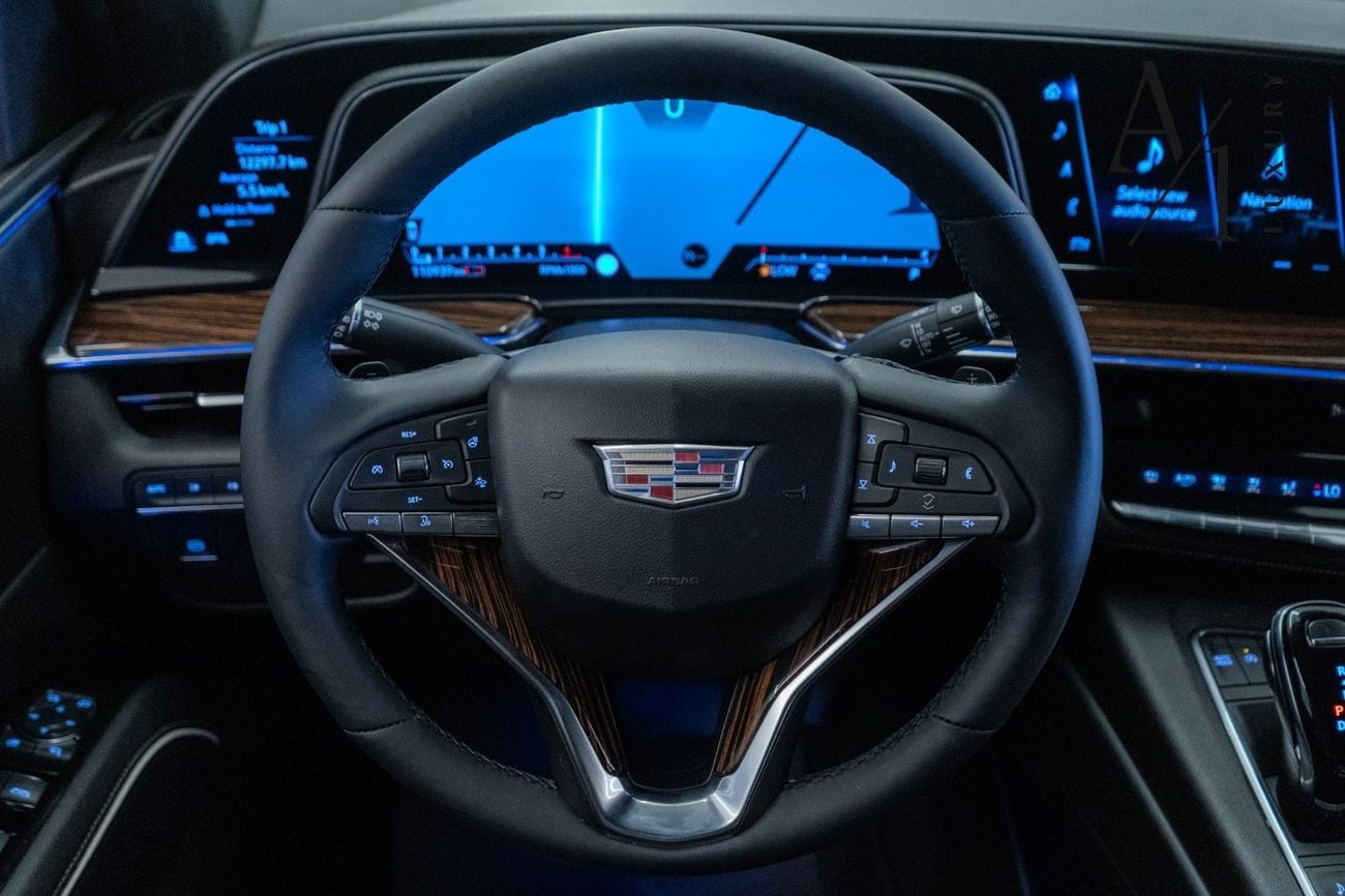 كاديلاك إسكالاد PLATINUM LUXURY PLATINUM EDITION