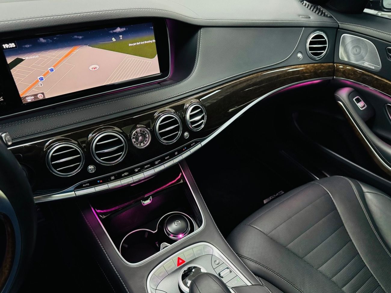 Mercedes-Benz S 500 AMG GCC .. FSH .. 25000 Km Only .. Original paint .. Brand New condition