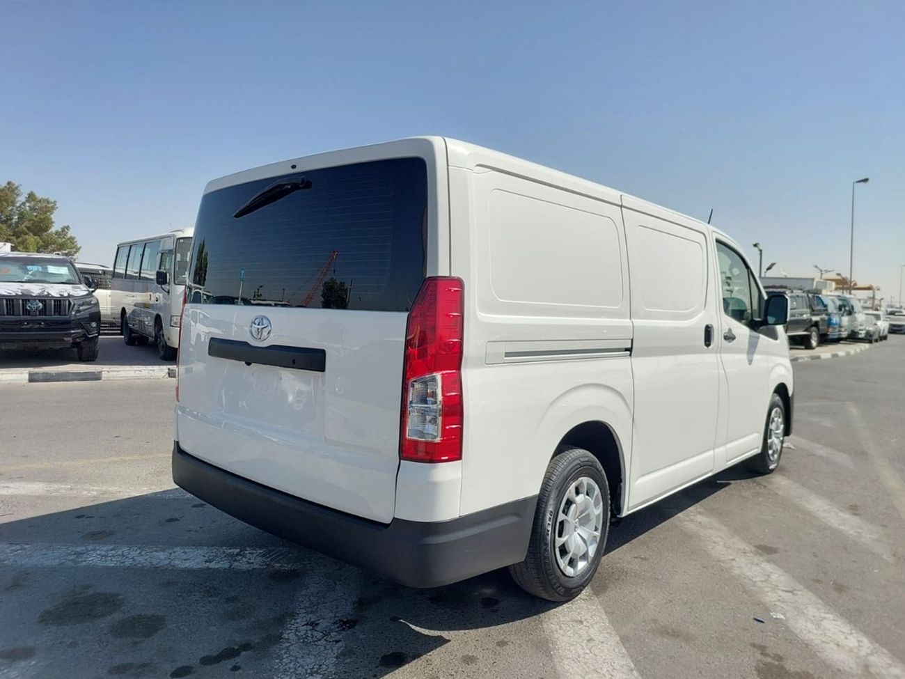 Toyota Hiace (RAMADAN OFFER) TOYOTA HIACE VAN RHD 2020 MODEL 2.8 L DIESEL AUTOMATIC(PM14560)