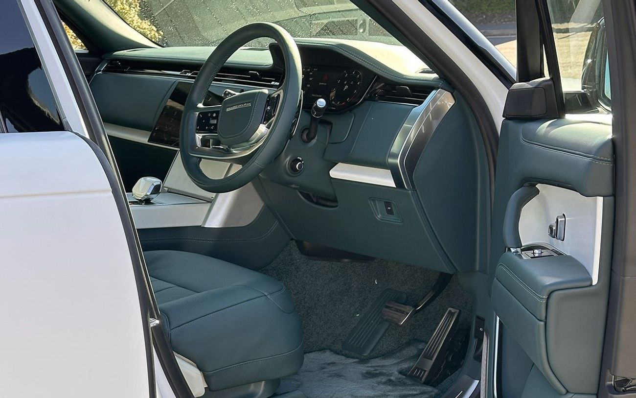 لاند روفر رينج روفر SV 4.4L P615 V8 Right Hand Drive