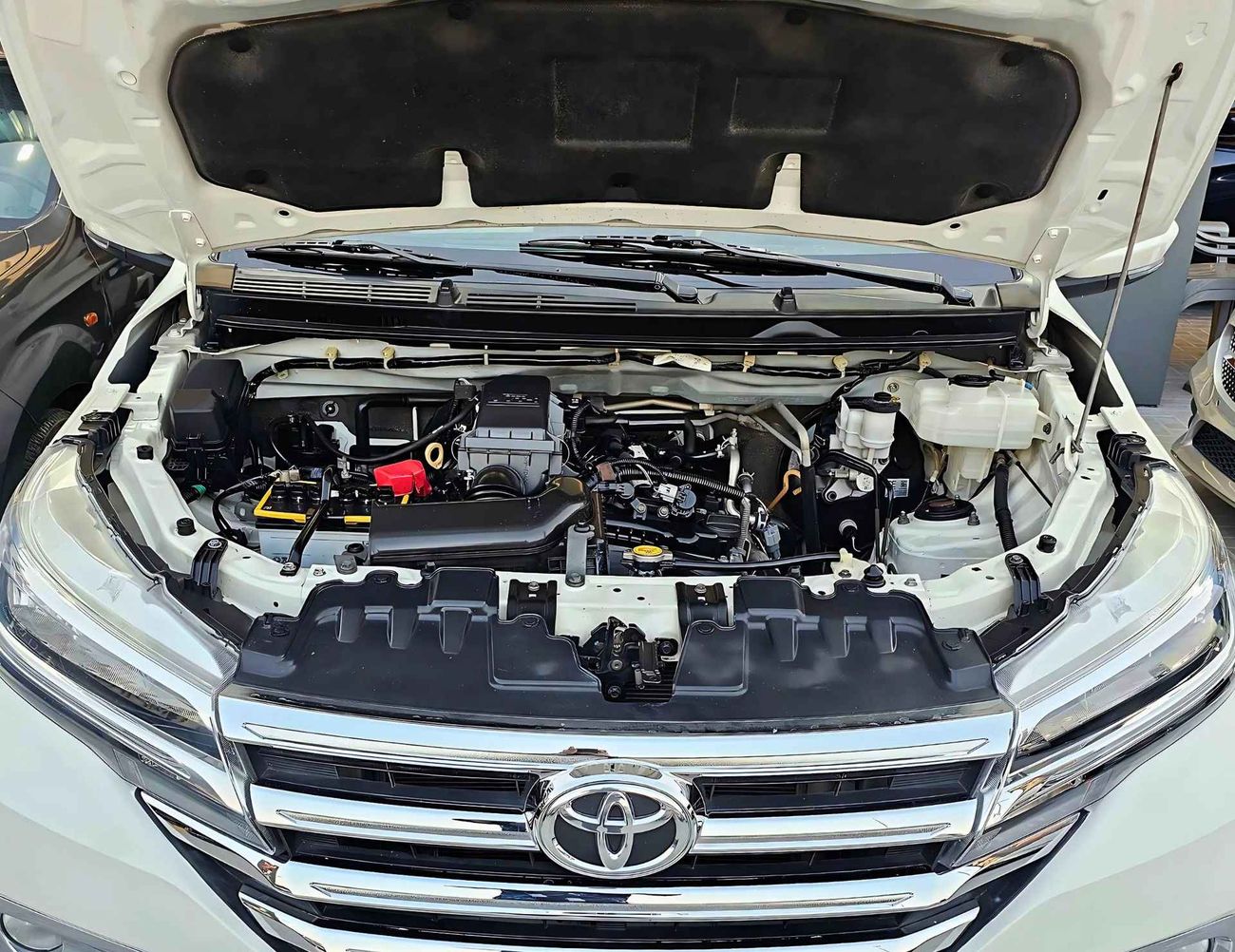 تويوتا راش /1.5L V4/ 7 SEATER/ LEATHER SEATS / EXPORT ONLY / LOT#009785