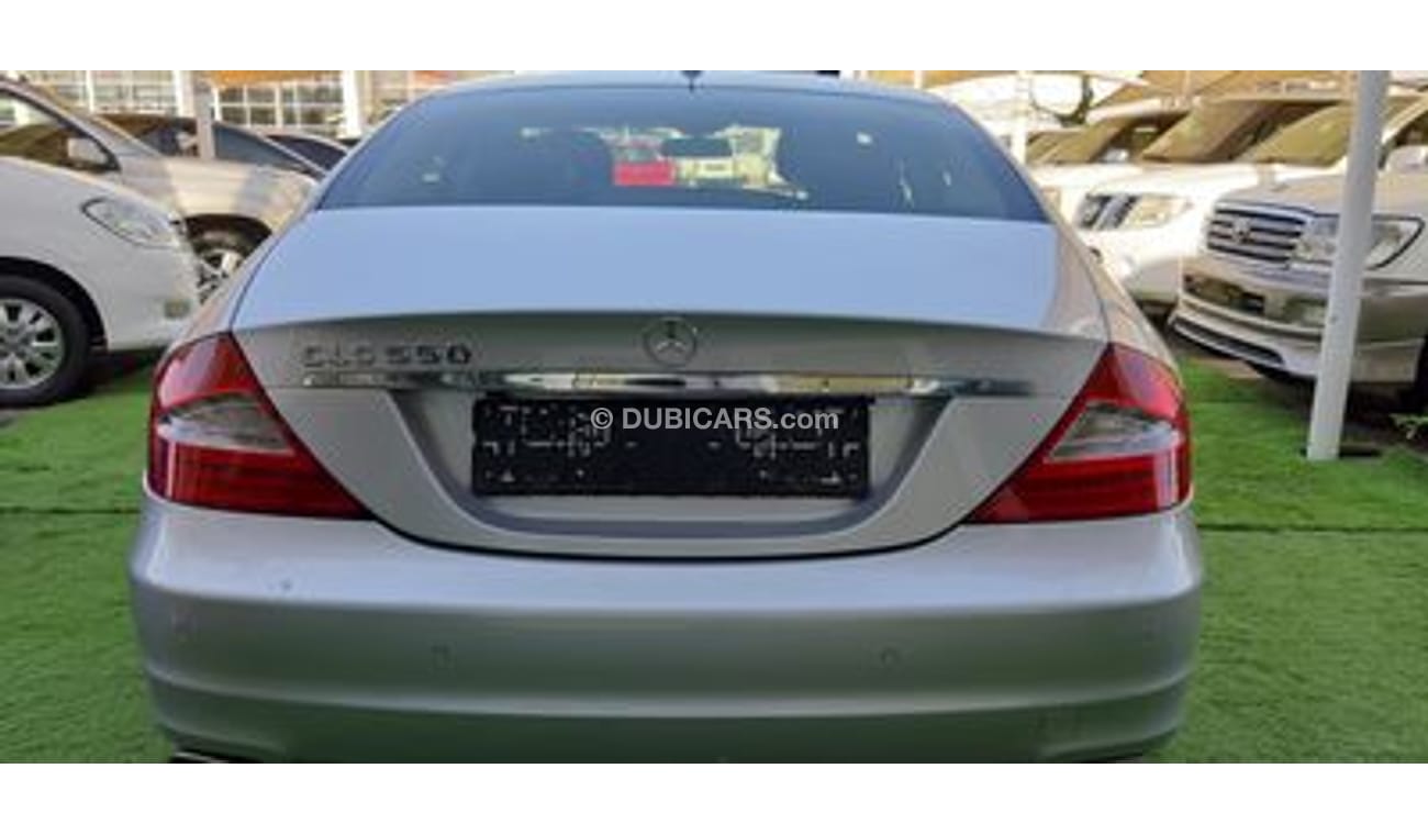 Mercedes Benz CLS550 Importado de Japón, en excelentes condiciones, no se requiere ningún gasto - Cuero - Ranura - Ala po