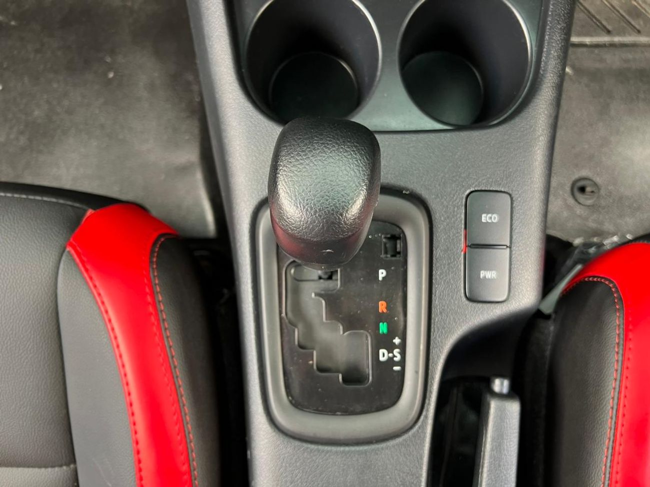 تويوتا هيلوكس The Toyota Hilux is a renowned mid-size pickup truck known for its exceptional ruggedness, reliabili