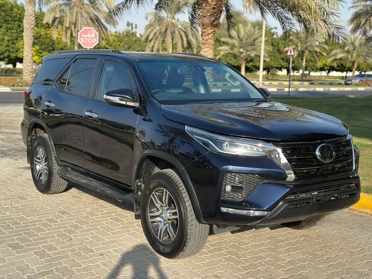 Toyota Fortuner RHD 2.8L Diesel Automatic Gear 4WD 4-Cylinders 7-Seats 5-Doors