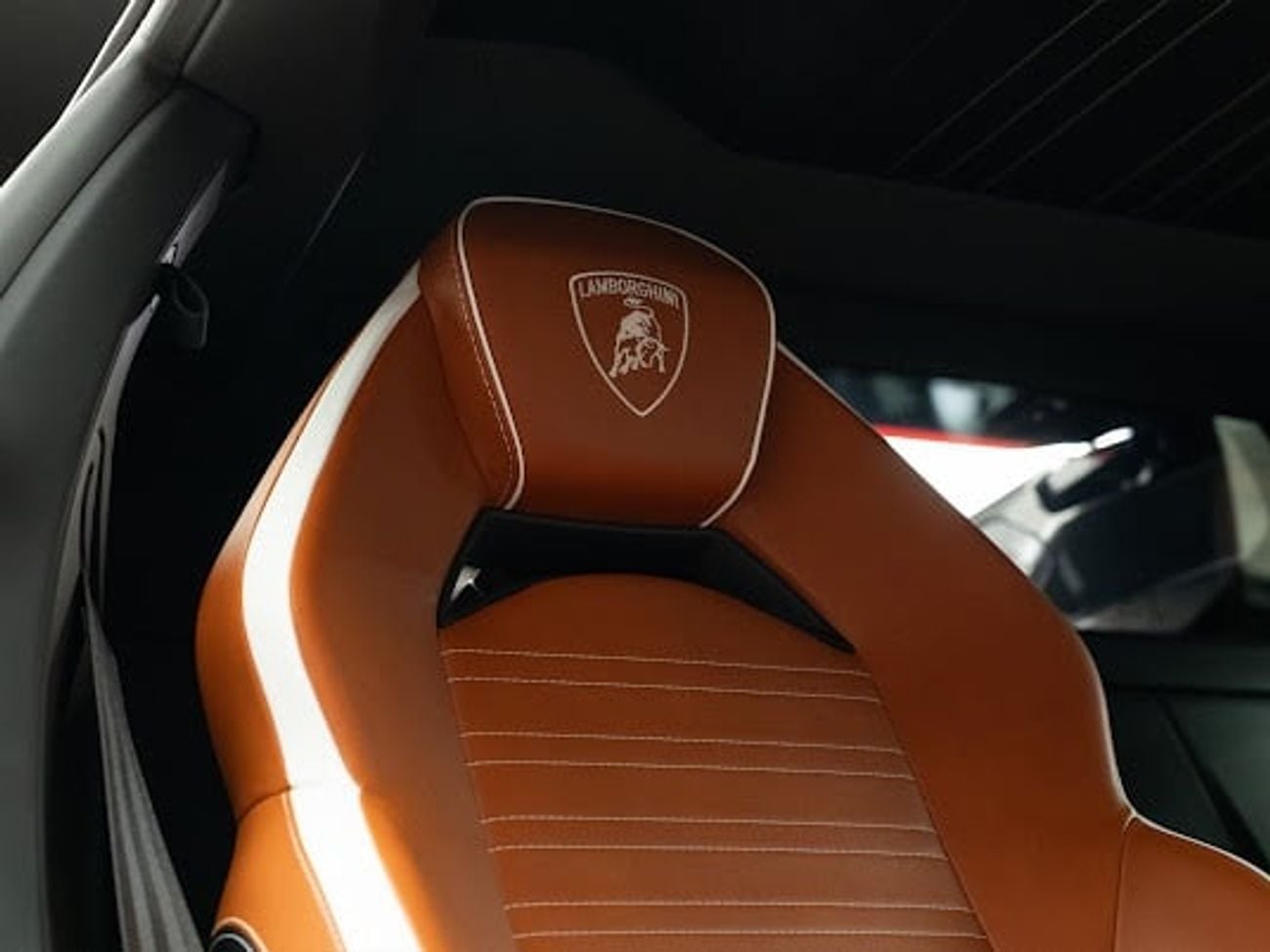 لامبورغيني ريفويلتو 6.5L V12 Hybrid