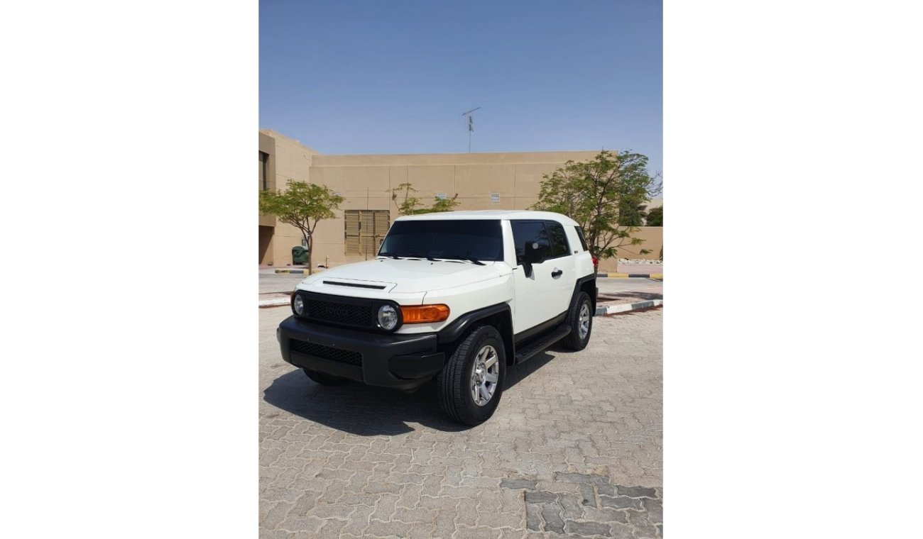 Toyota FJ Cruiser Toyota Fj 2016 GCC Low mileage