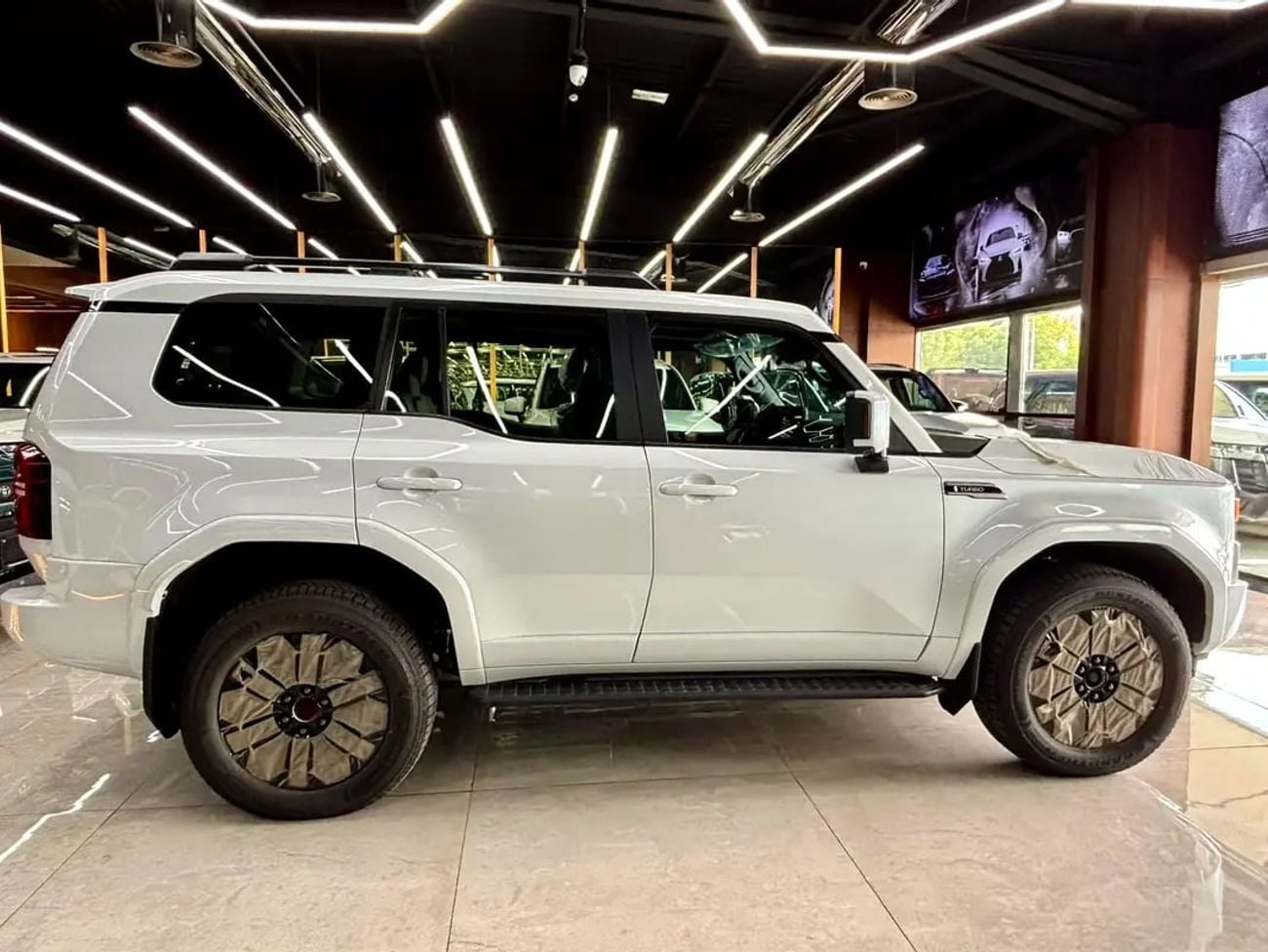 Toyota Prado LUXURY VX European Specs