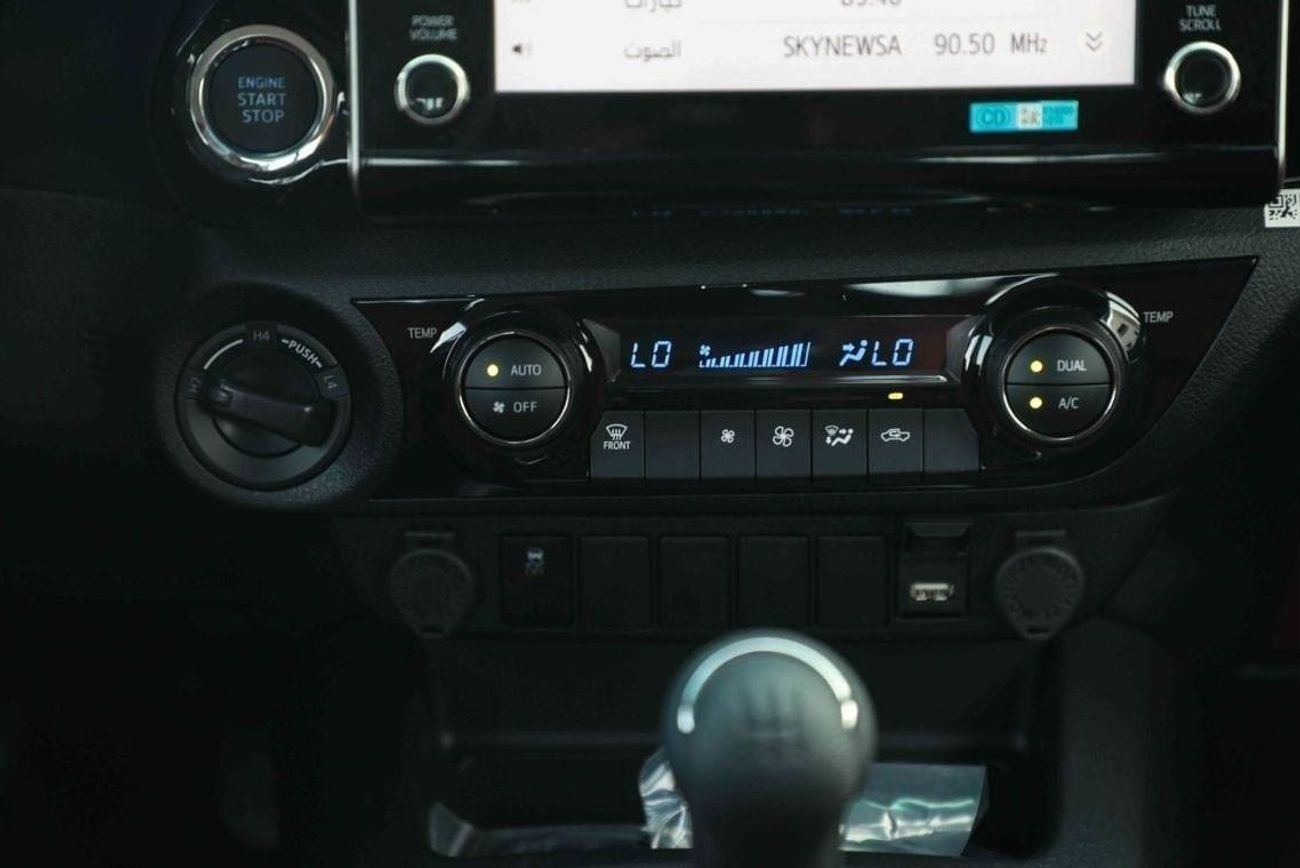 تويوتا هيلوكس 2025 TOYOTA HILUX 2.7 SR5 - SUPER WHITE inside RED | Export Only