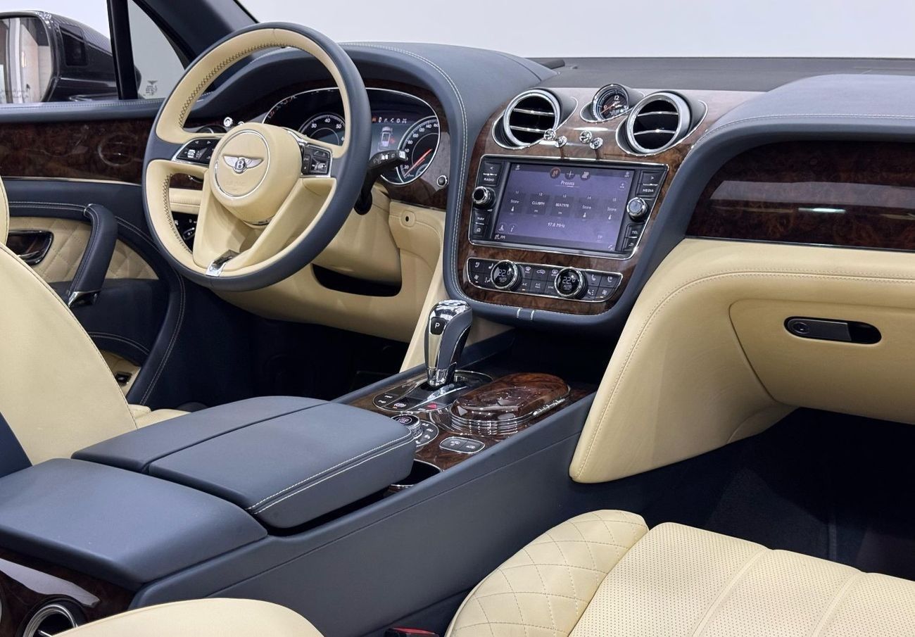 بنتلي بينتايجا First Edition W12 2017 Bentley Bentayga First Edition W12, 2025 Warranty, 2027 Service Pack, Very Lo