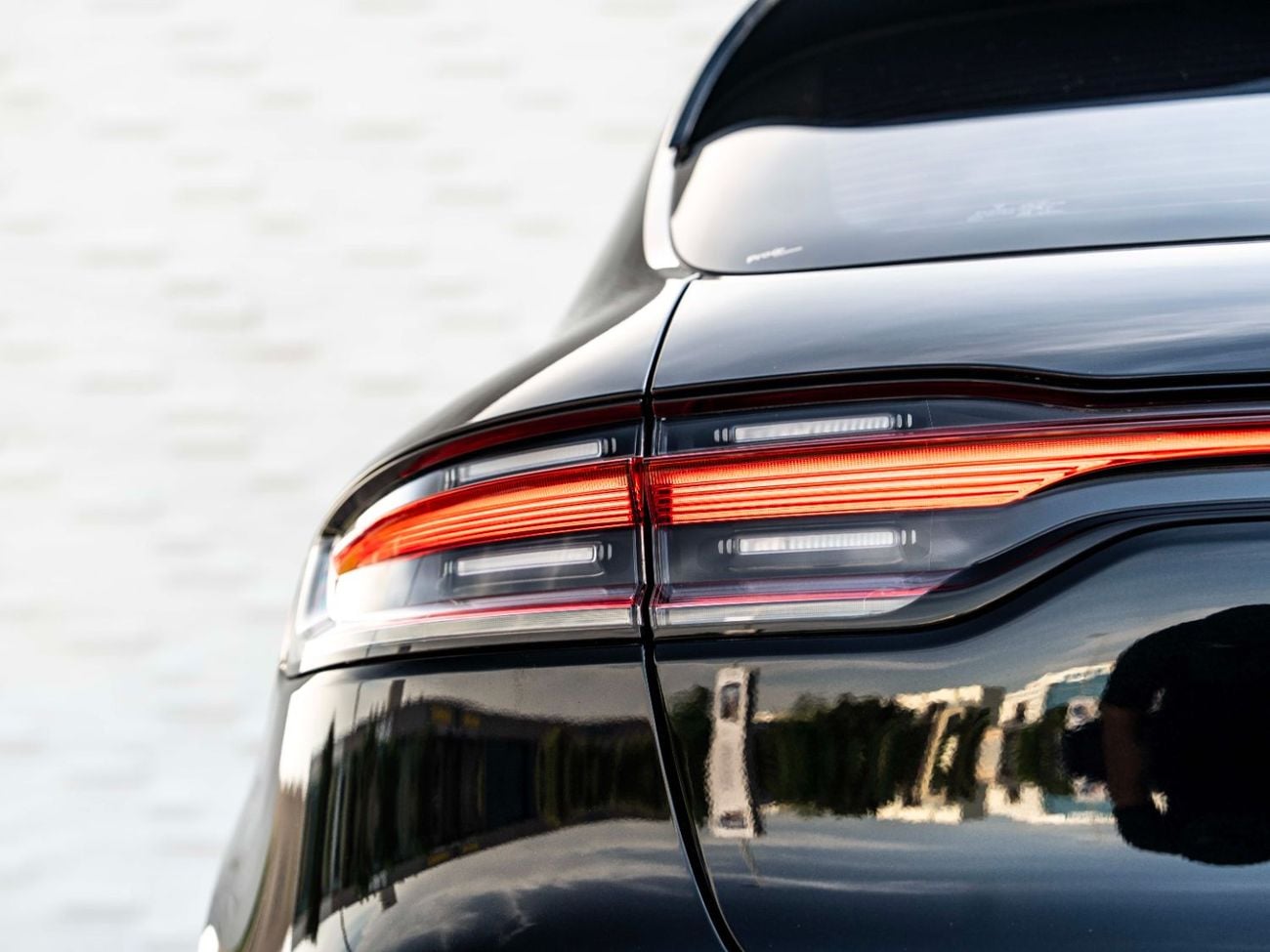 بورش ماكان Base