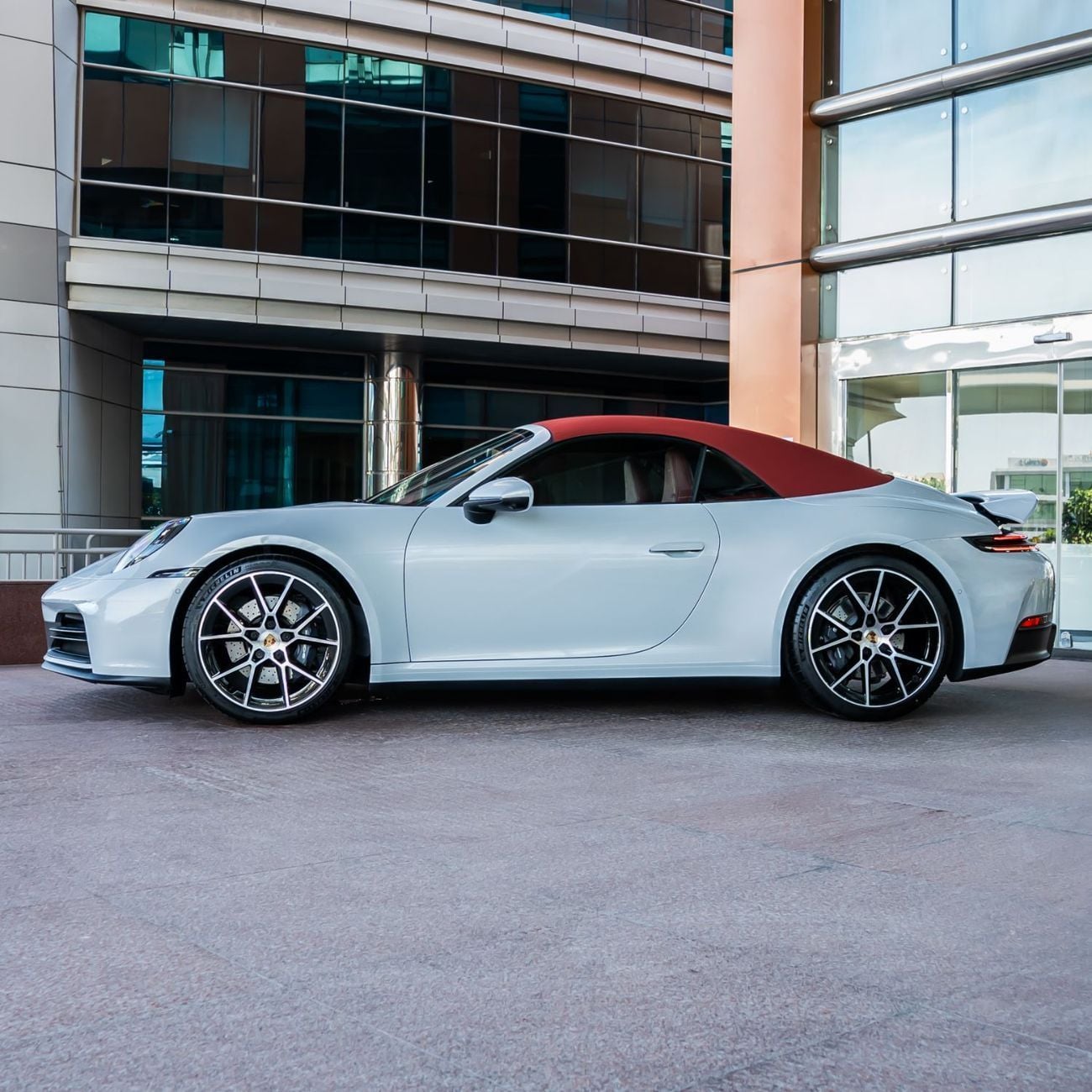 بورش 911 CARRERA 4S 2025  PORSCHE  911 CARRERA  CABRIOLET  DONE ONLY 1800KM