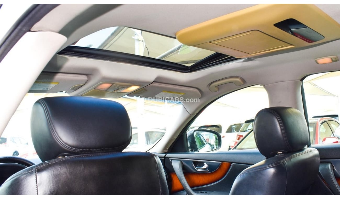 Infiniti FX50 2009 GCC model, fingerprint slot, rear camera, leather, cruise control, sensor wheels, in excellent