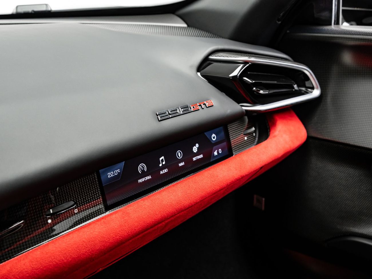 فيراري 296 GTB 3.0T V6 PHEV