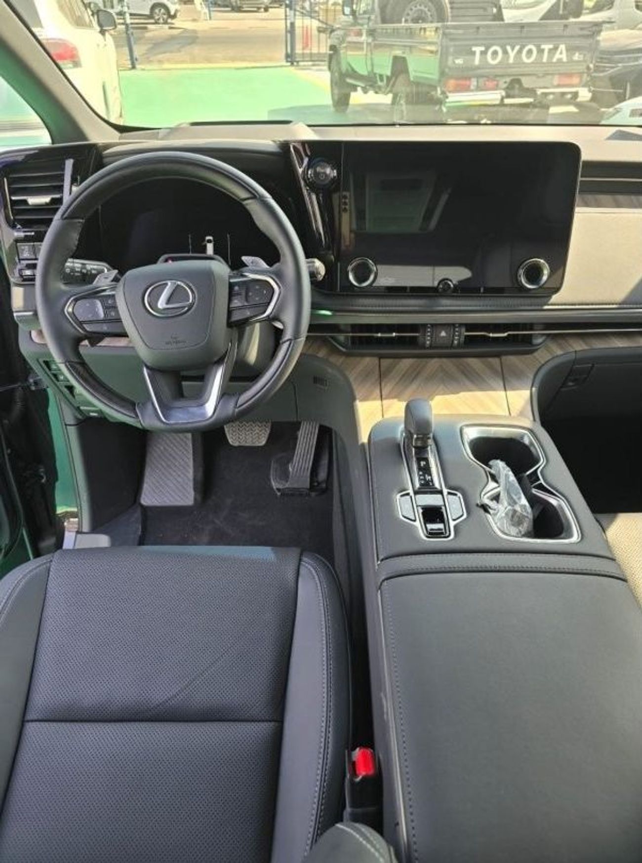 Lexus LM 350h LUXURY VAN 2.5L HYBRID 2024