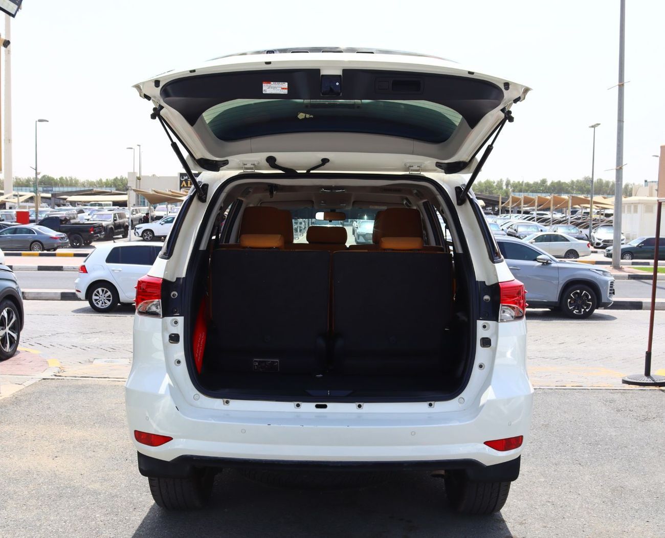 تويوتا فورتونر تيوتا فوتشنر موديل 2022خليجى بمحرك 4000  سى سى و6سلندر وممشى  KM 75000 بسعر 105000درهم