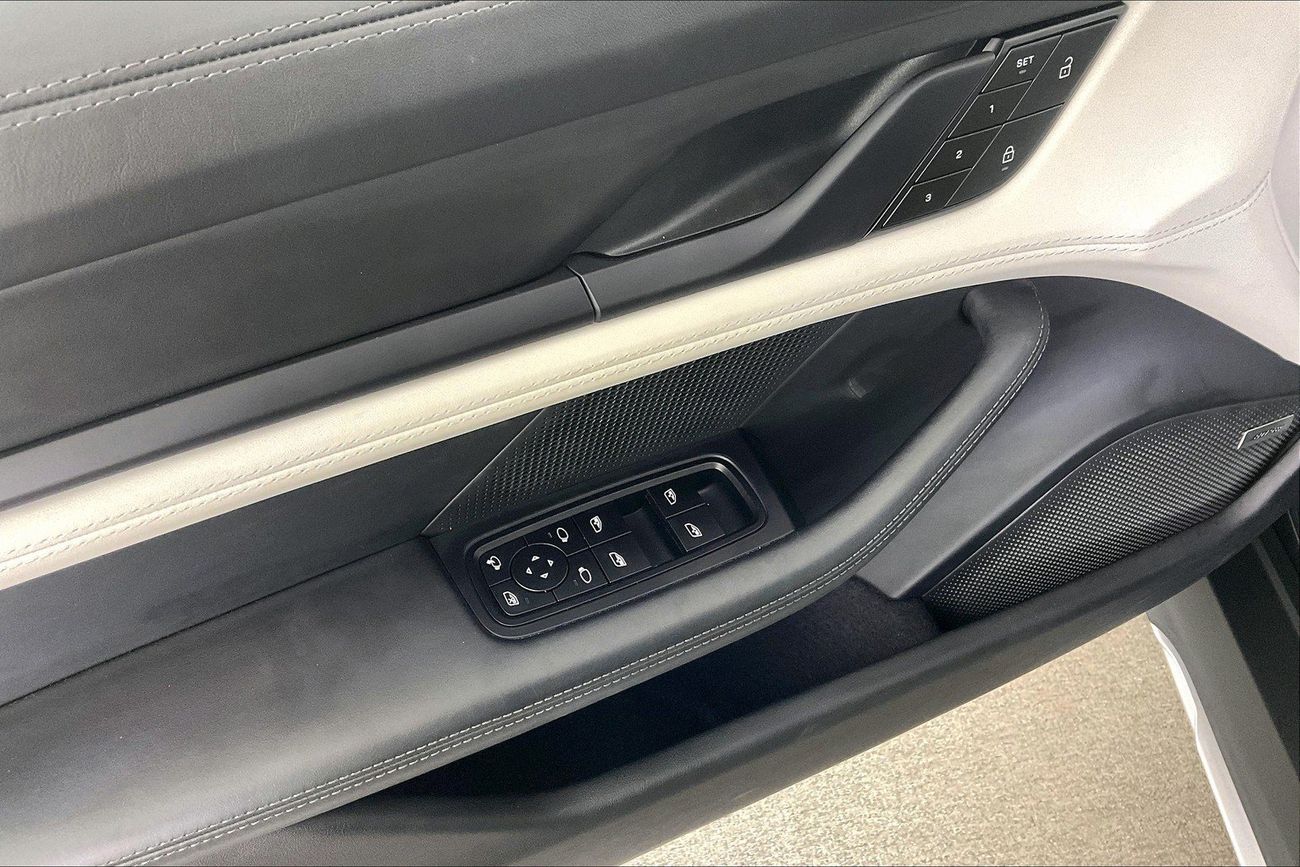 بورش تايكان 4 Cross Turismo | شامل الضمان | 0 ﺪﻔﻋﺓ ﺃﻮﻟﻯ