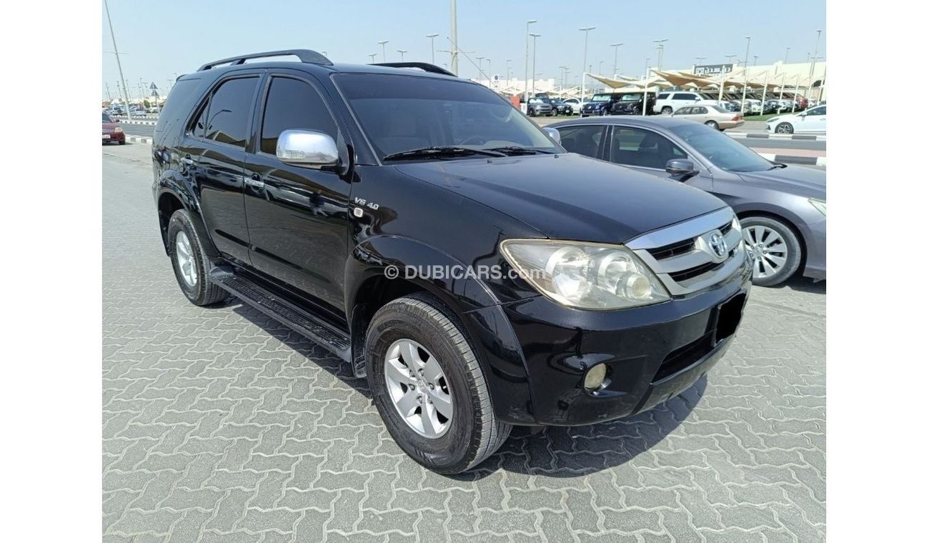 تويوتا فورتونر car in excellent condition with no accidents