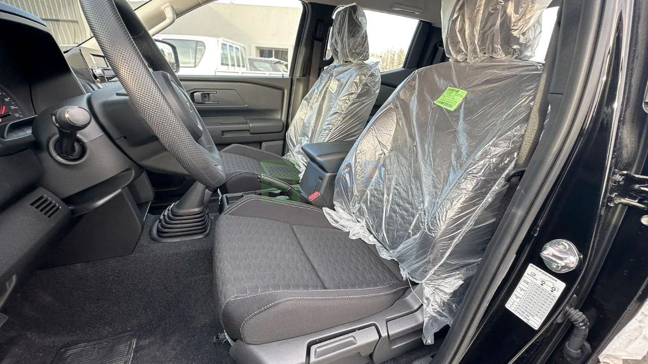 Mitsubishi L200 Mitsubishi L200 2.4L P DC 4WD GLS MT MY-2025