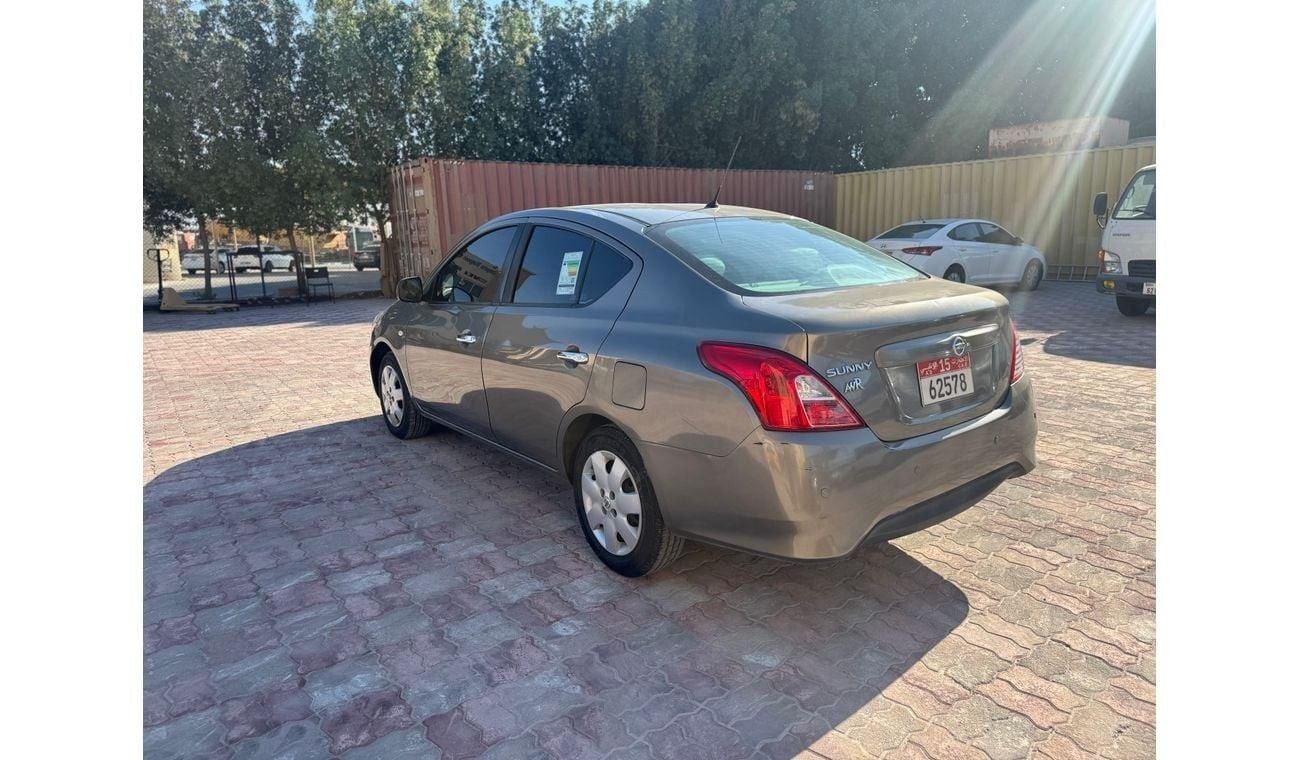 Nissan Sunny SV