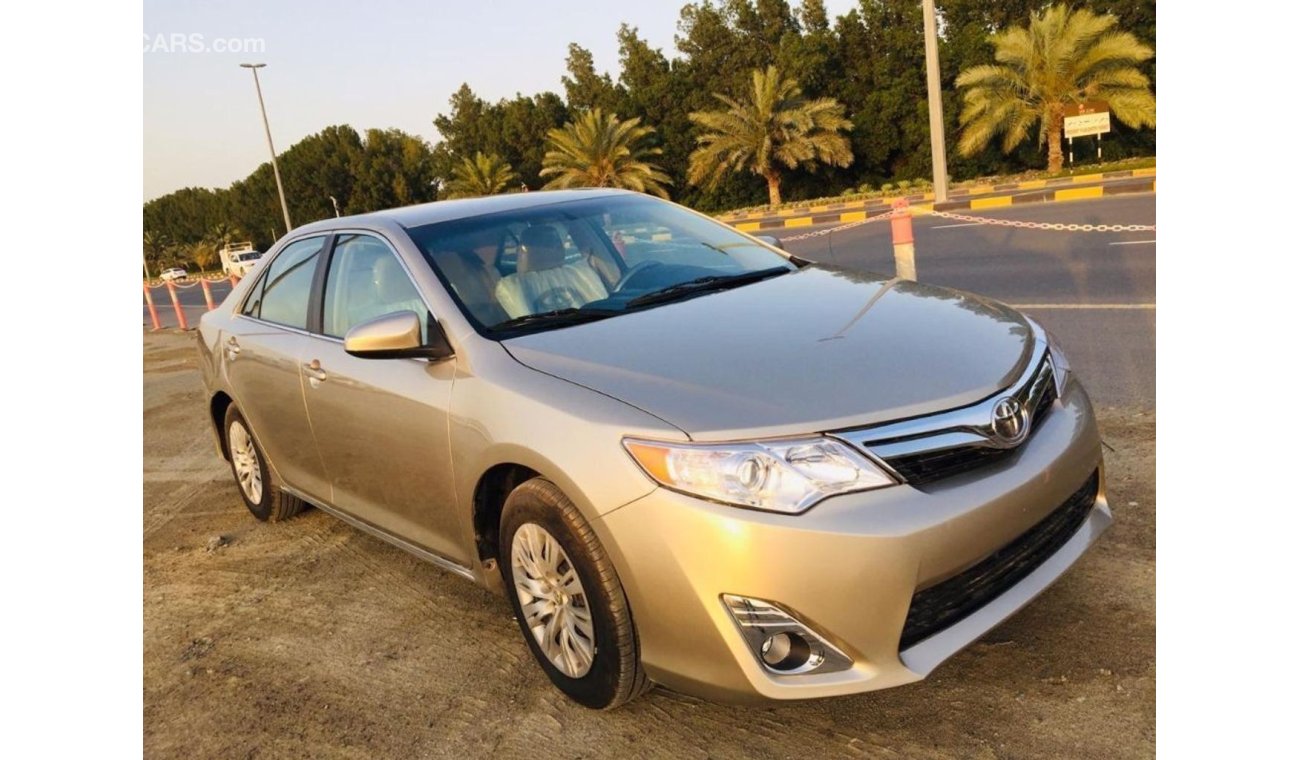 Used Toyota Camry 2014 for sale in Sharjah 318056